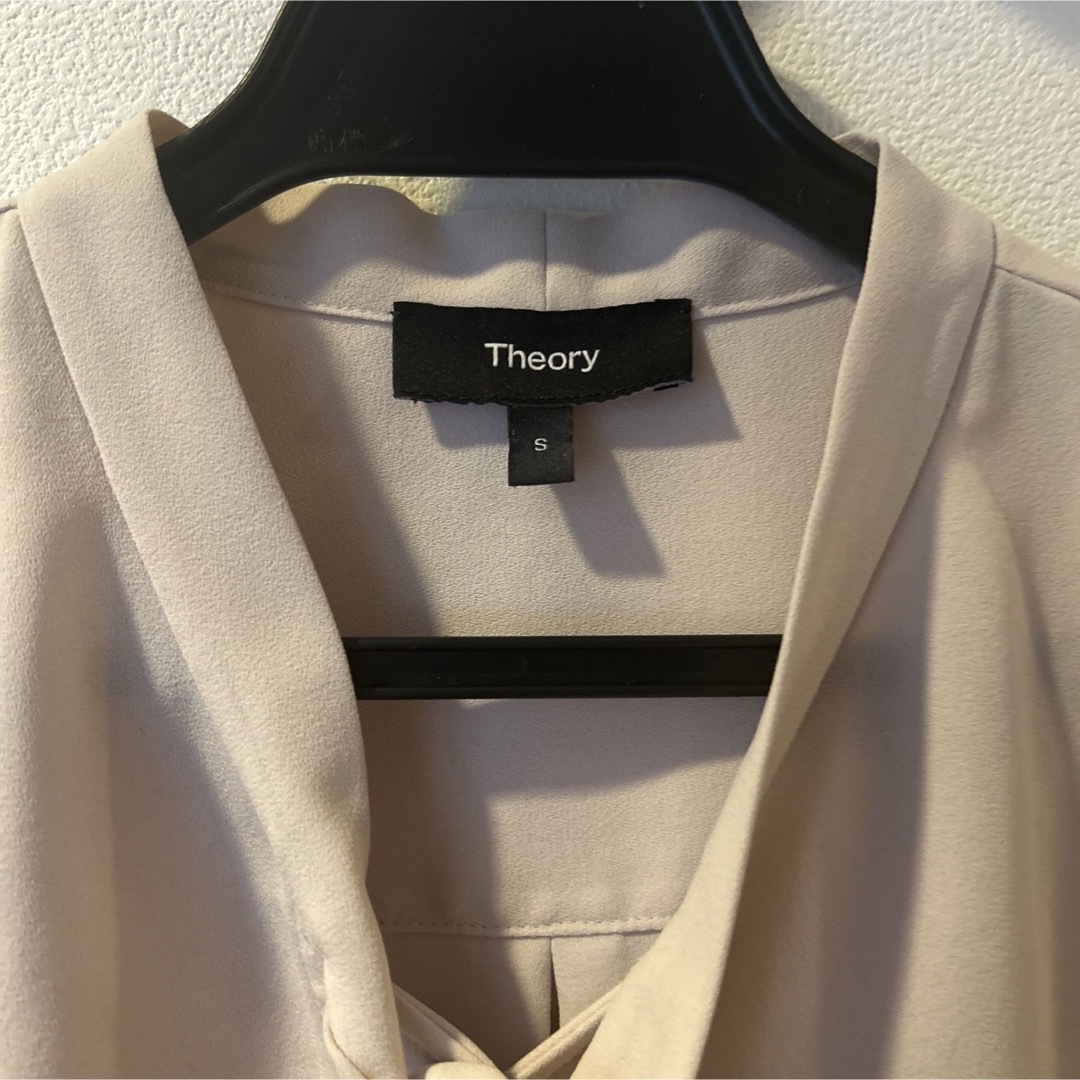 theory(セオリー)のtheory くすみピンクブラウス レディースのトップス(シャツ/ブラウス(長袖/七分))の商品写真