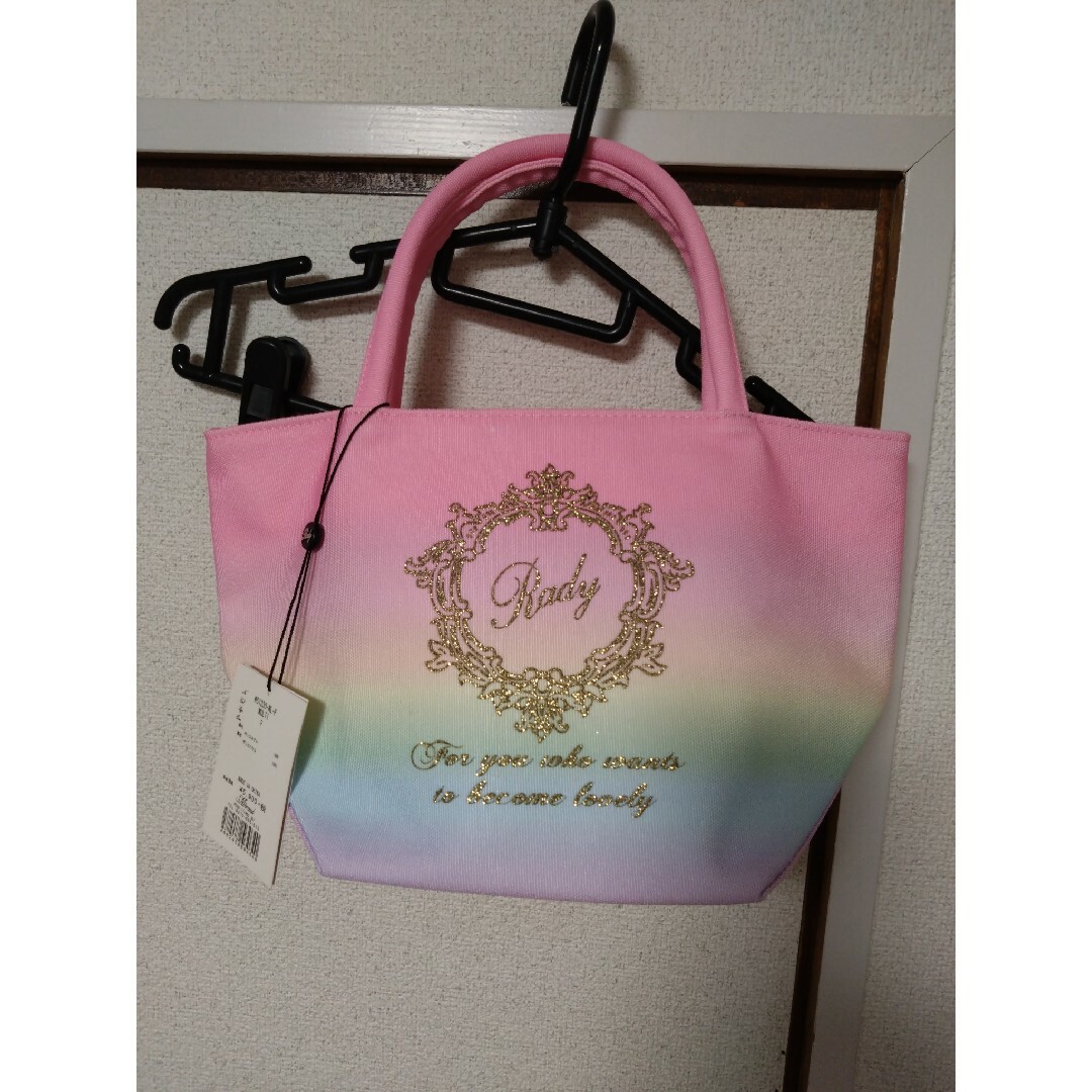 Rady(レディー)の着払い❤️新品❤️Rady　バック、送料込みは1800円 レディースのバッグ(トートバッグ)の商品写真