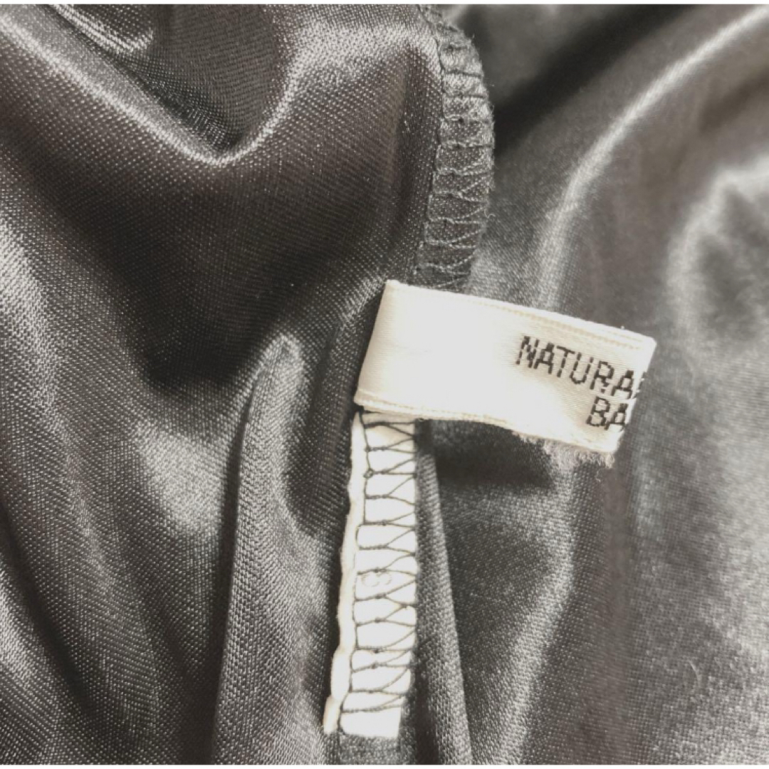 NATURAL BEAUTY BASIC(ナチュラルビューティーベーシック)の美品　ナチュラルビューティーベーシック　ドット　水玉　黒　リバーシブルスカート レディースのスカート(ミニスカート)の商品写真
