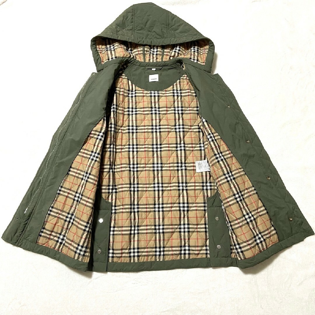 BURBERRY(バーバリー)の★美品　バーバリーロンドン　キルティング　コート　ノバチェック　フード　現行タグ レディースのジャケット/アウター(ロングコート)の商品写真