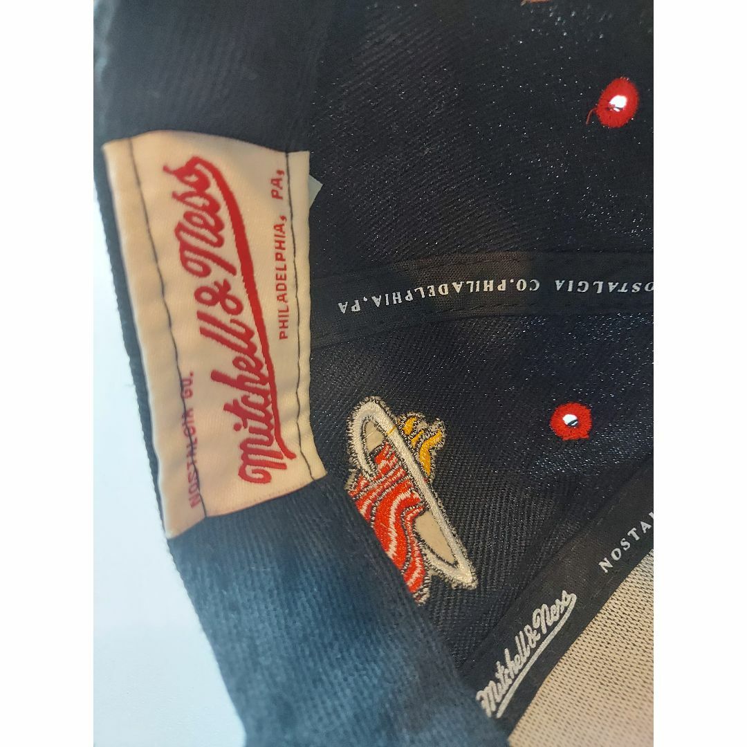 MITCHELL & NESS(ミッチェルアンドネス)のミッチェルアンドネス　ベースボールキャップ　マイアミヒート メンズの帽子(キャップ)の商品写真