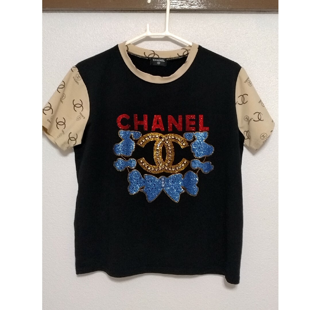 CHANEL(シャネル)のCHANEL シャネル スタッズ ティーシャツ ラメ ロゴ Tシャツ ブラックS レディースのトップス(Tシャツ(半袖/袖なし))の商品写真