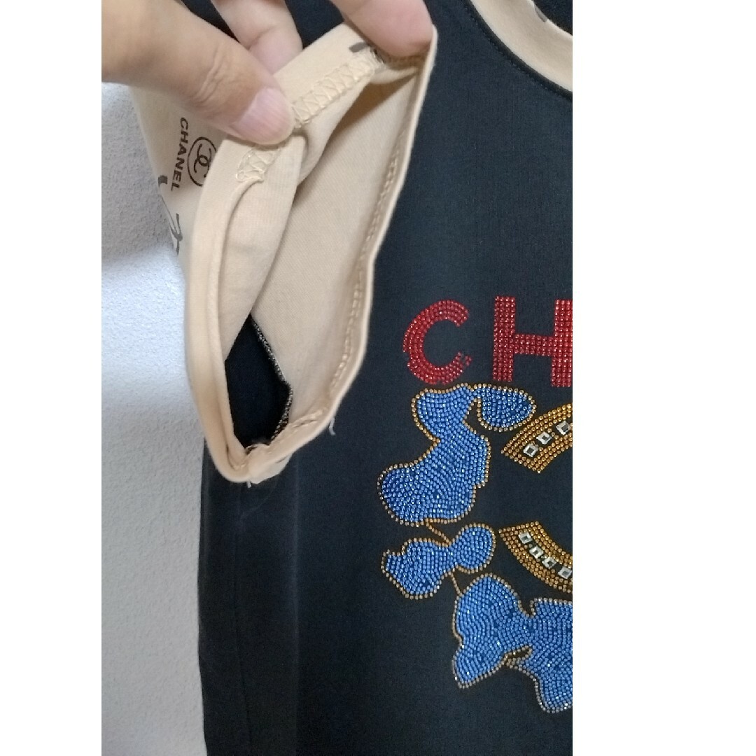 CHANEL(シャネル)のCHANEL シャネル スタッズ ティーシャツ ラメ ロゴ Tシャツ ブラックS レディースのトップス(Tシャツ(半袖/袖なし))の商品写真
