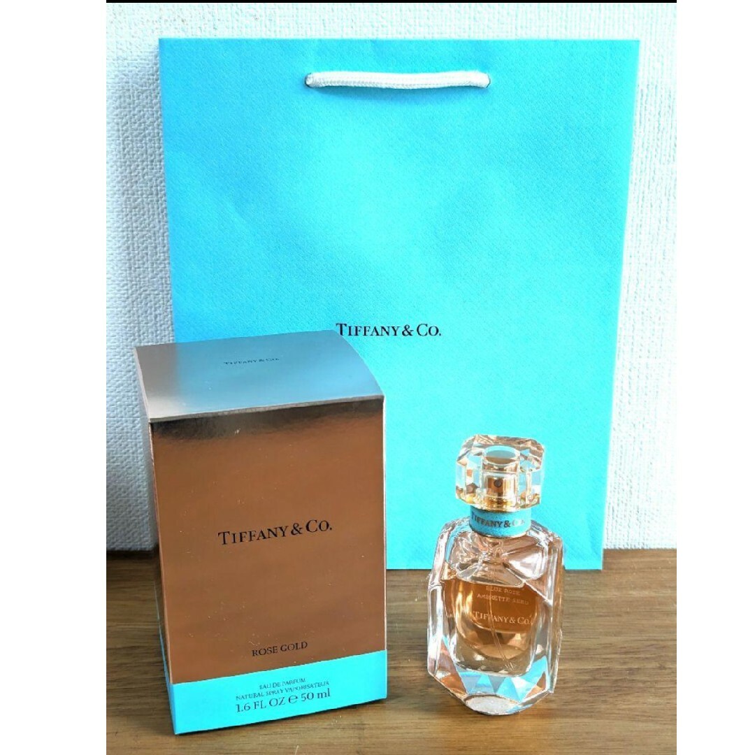Tiffany & Co.(ティファニー)の<正規品> TIFFANY ローズゴールド 50ml コスメ/美容の香水(香水(女性用))の商品写真