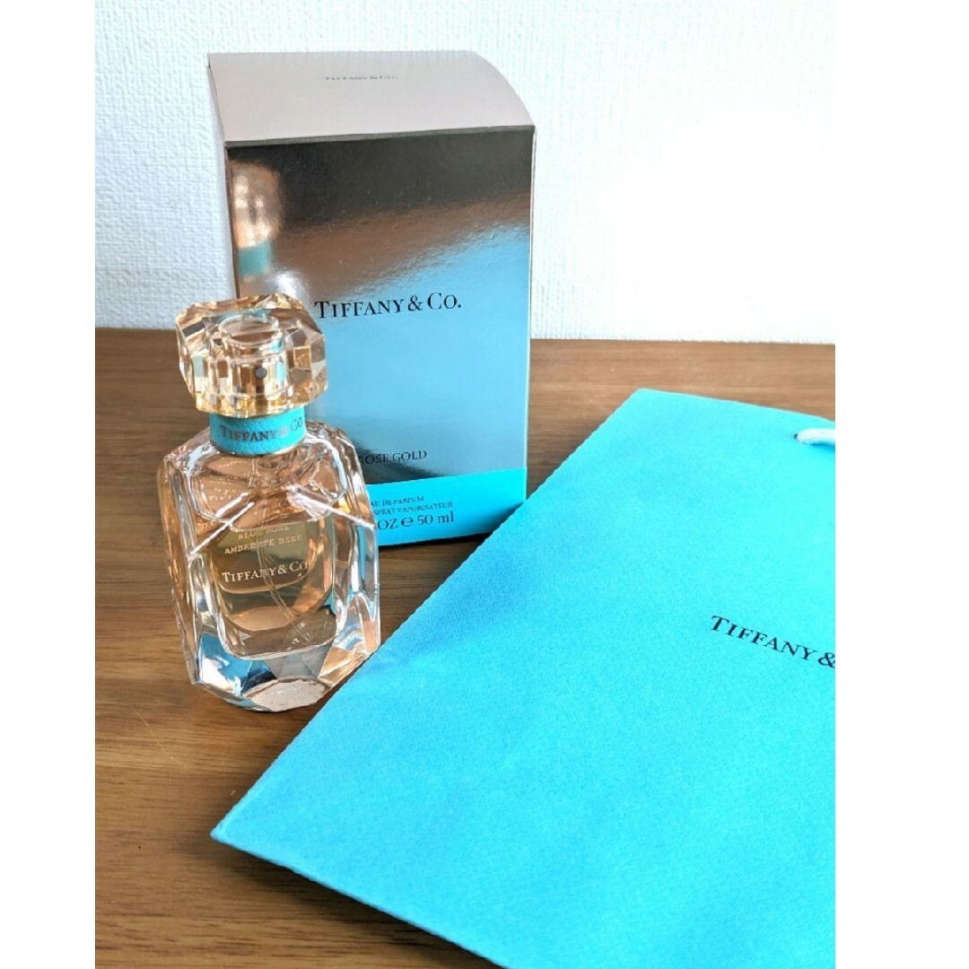 Tiffany & Co.(ティファニー)の<正規品> TIFFANY ローズゴールド 50ml コスメ/美容の香水(香水(女性用))の商品写真