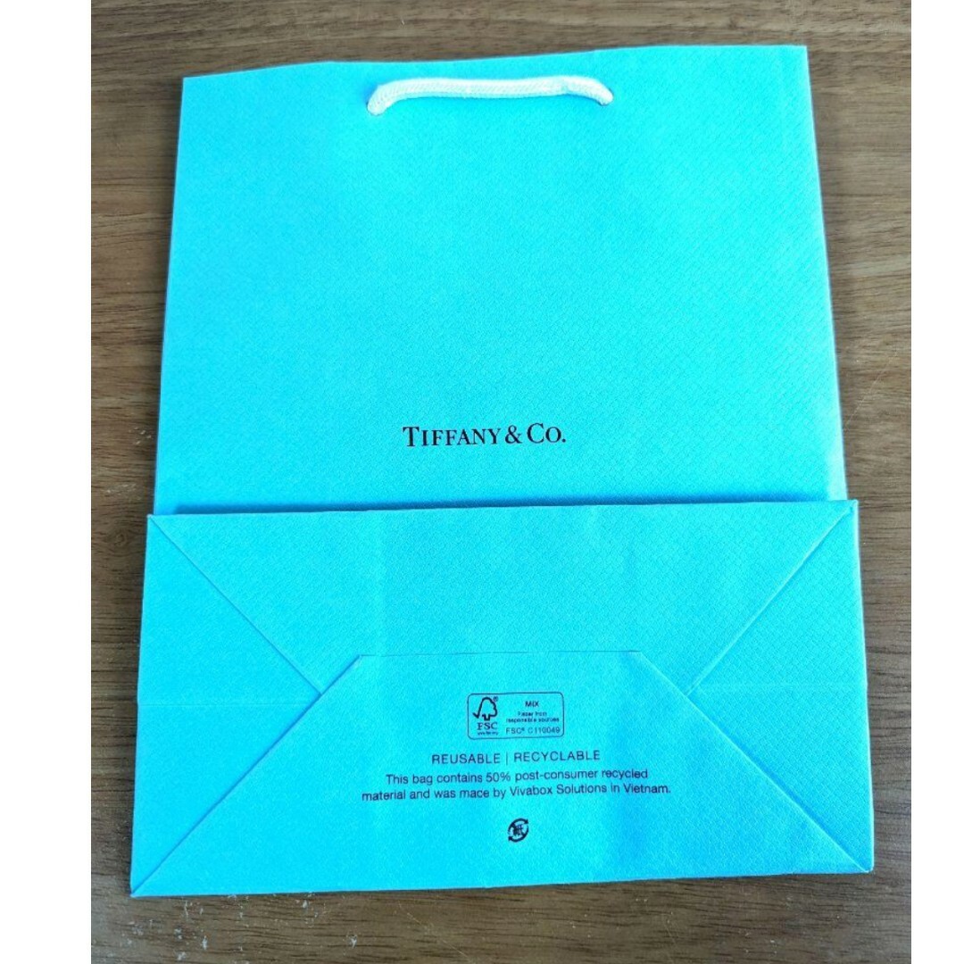 Tiffany & Co.(ティファニー)の<正規品> TIFFANY ローズゴールド 50ml コスメ/美容の香水(香水(女性用))の商品写真