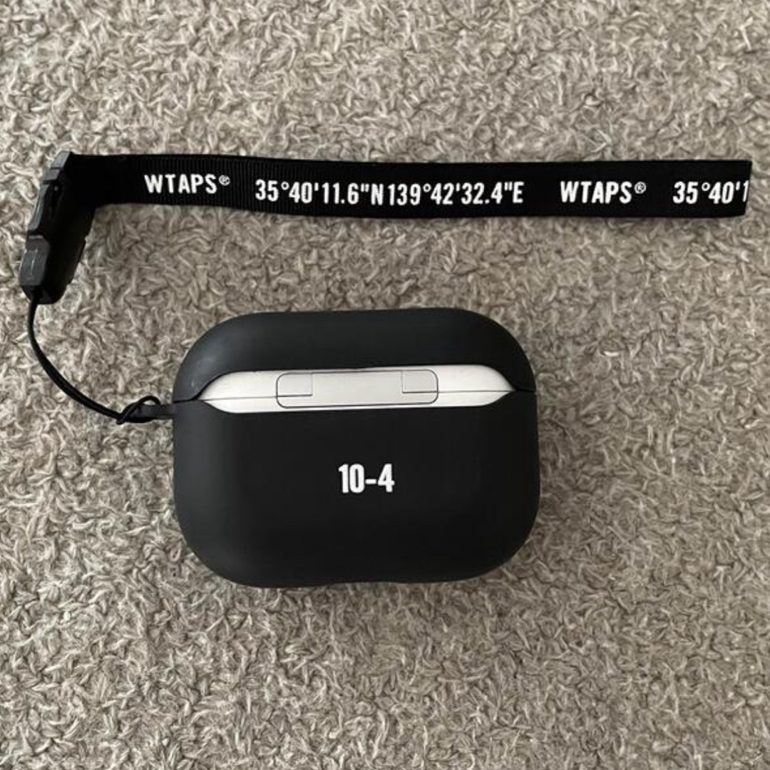 W)taps(ダブルタップス)のWTAPS 10-4 PRO AirPods Pro CASE スマホ/家電/カメラのスマホアクセサリー(その他)の商品写真