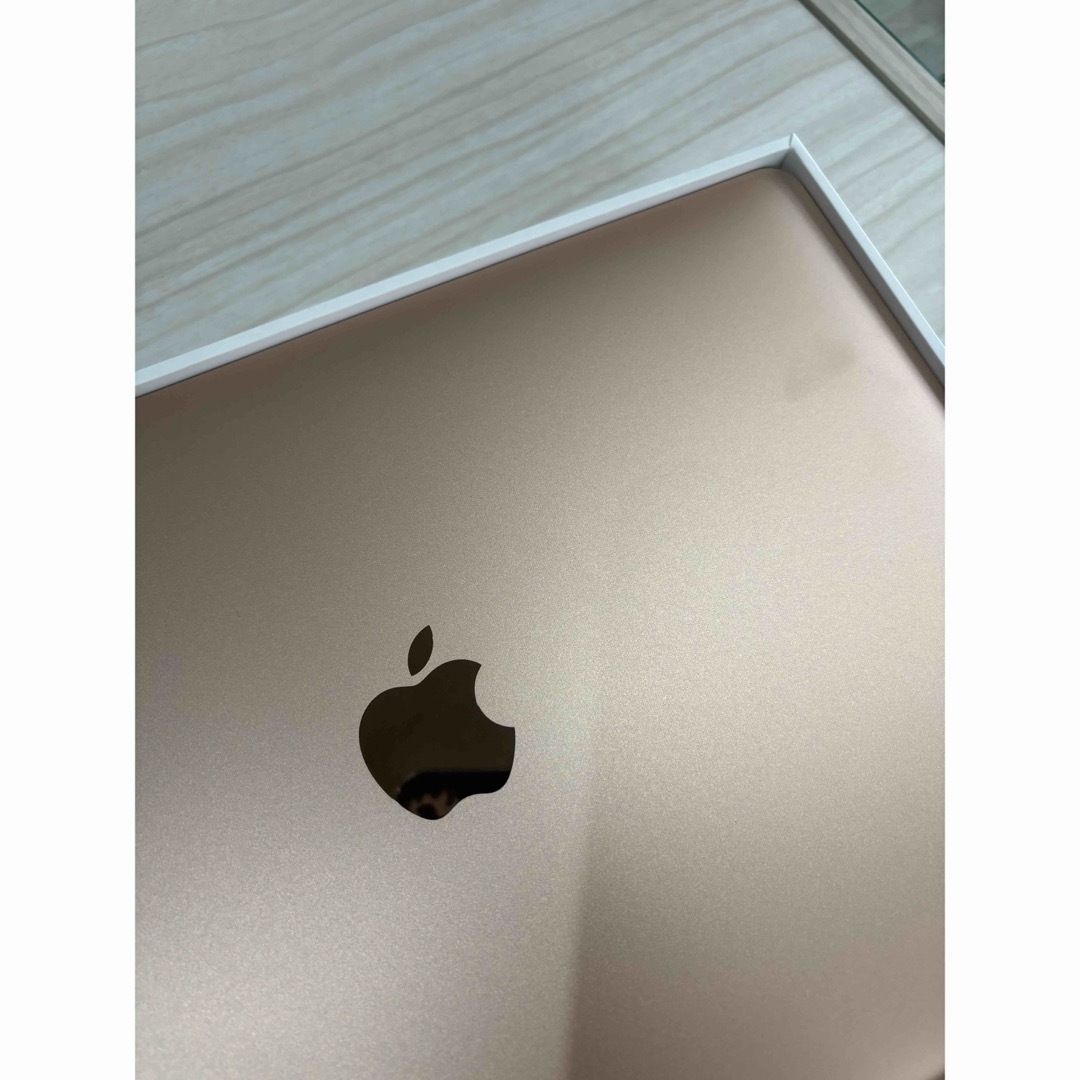 Apple(アップル)のMacBook Air 2018 ゴールド スマホ/家電/カメラのPC/タブレット(ノートPC)の商品写真