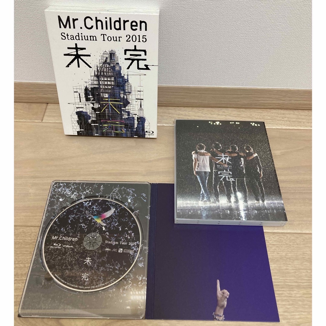 Mr．Children　Stadium　Tour　2015　未完 Blu-ray エンタメ/ホビーのDVD/ブルーレイ(ミュージック)の商品写真