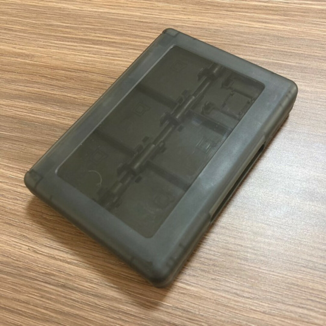 DS 3DS ソフト 収納 ケース ブラック クリア 任天堂 カセット ゲーム エンタメ/ホビーのゲームソフト/ゲーム機本体(携帯用ゲームソフト)の商品写真