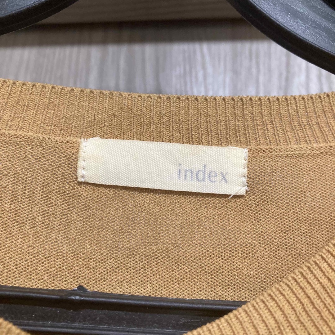 INDEX(インデックス)のindex ベージュ　カーディガン レディースのトップス(カーディガン)の商品写真