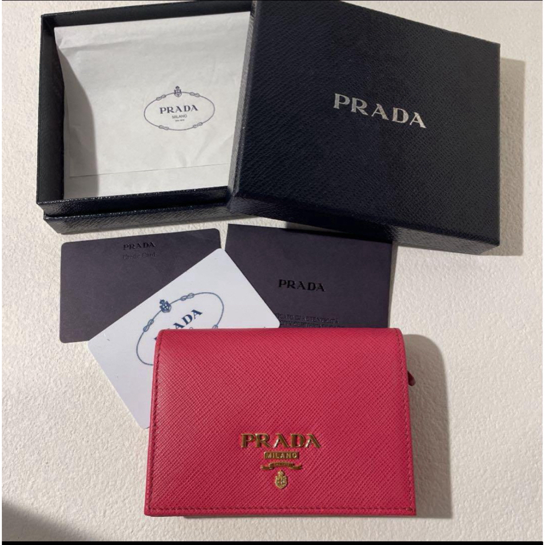 PRADA(プラダ)の限定値下げ！PRADA プラダ 二つ折り財布 ミニ財布 レディースのファッション小物(財布)の商品写真