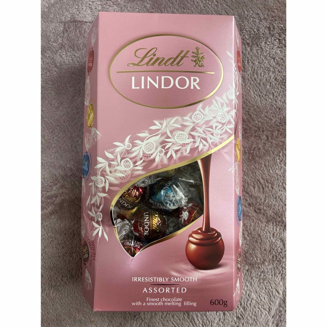 Lindt(リンツ)の【即日匿名発送】リンツ リンドール ダブルチョコレート50個 コストコ 食品/飲料/酒の食品(菓子/デザート)の商品写真