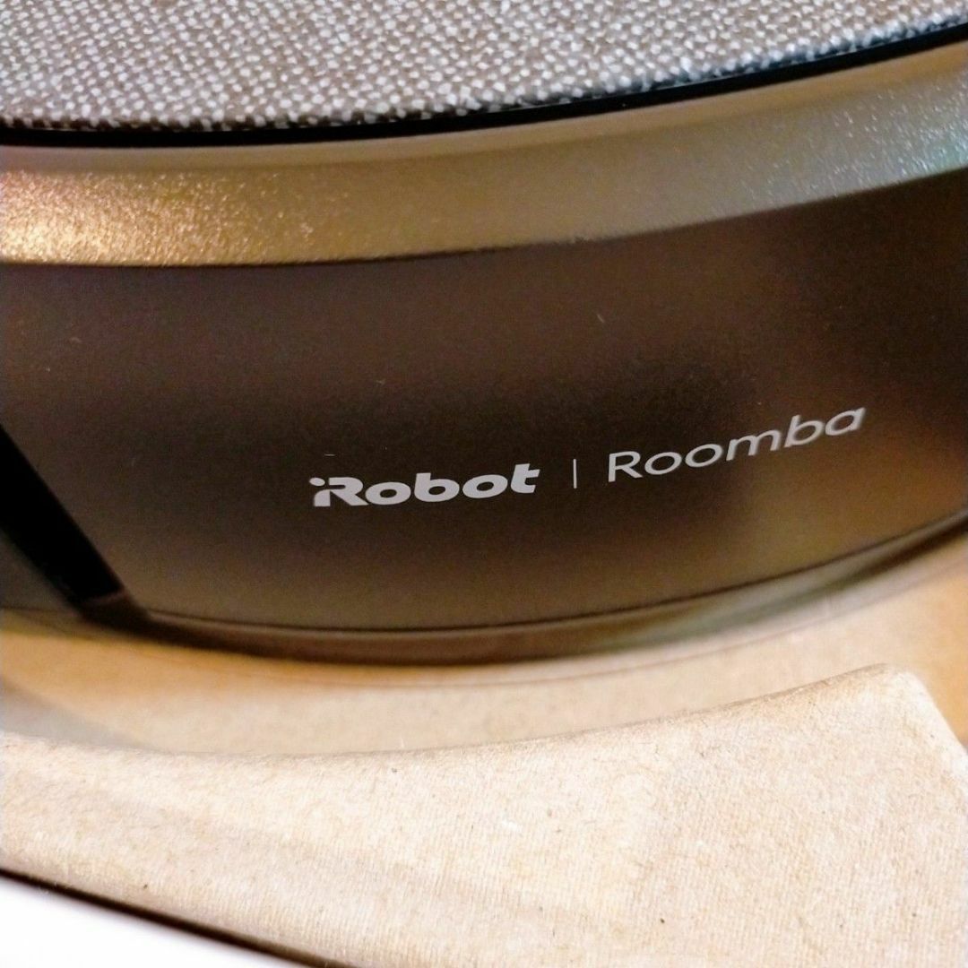 iRobot(アイロボット)の美品　使用少　ルンバ i5 ロボット掃除機 Roomba iRobot スマホ/家電/カメラの生活家電(掃除機)の商品写真