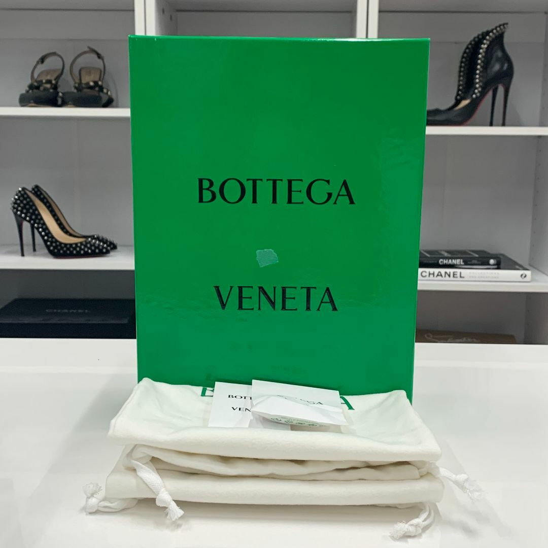 Bottega Veneta(ボッテガヴェネタ)の8871 未使用 ボッテガヴェネタ アルフィー ラムスキン ミュール レディースの靴/シューズ(サンダル)の商品写真