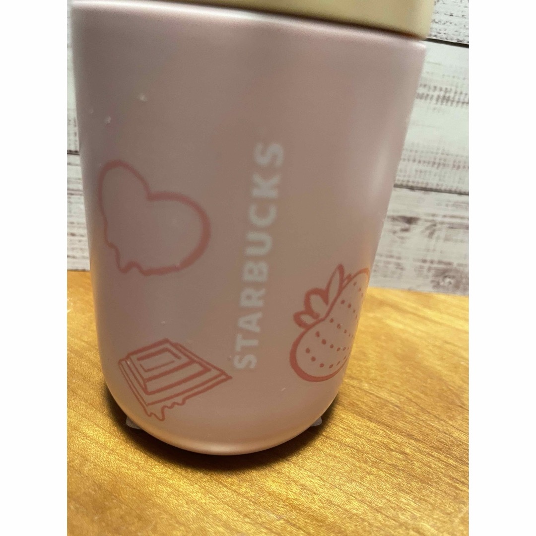 Starbucks(スターバックス)のスターバックス　ステンレスボトル　いちご柄　200ml 新品未使用 キッズ/ベビー/マタニティの授乳/お食事用品(水筒)の商品写真