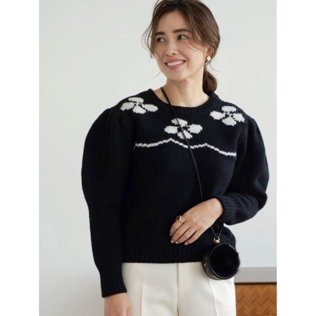 Drawer(ドゥロワー)の完売品OHGA 美品  Flower knit フラワー ニット レディースのトップス(ニット/セーター)の商品写真