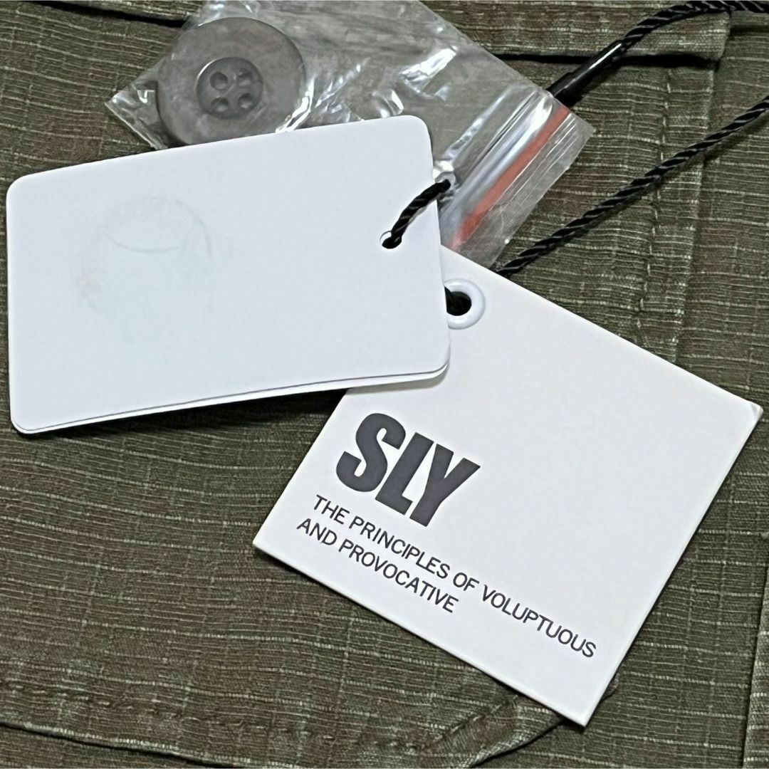 SLY(スライ)の新品 タグ付き SLY ミリタリー シャツ ワークジャケット カーキ レディースのジャケット/アウター(ミリタリージャケット)の商品写真