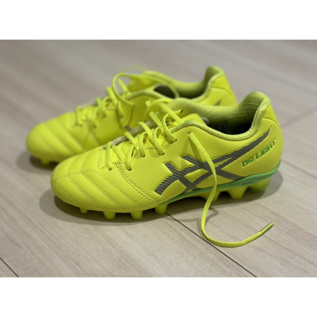 asics(アシックス)のアシックスサッカースパイク DS LIGHT JR GS キッズ チケットのスポーツ(サッカー)の商品写真