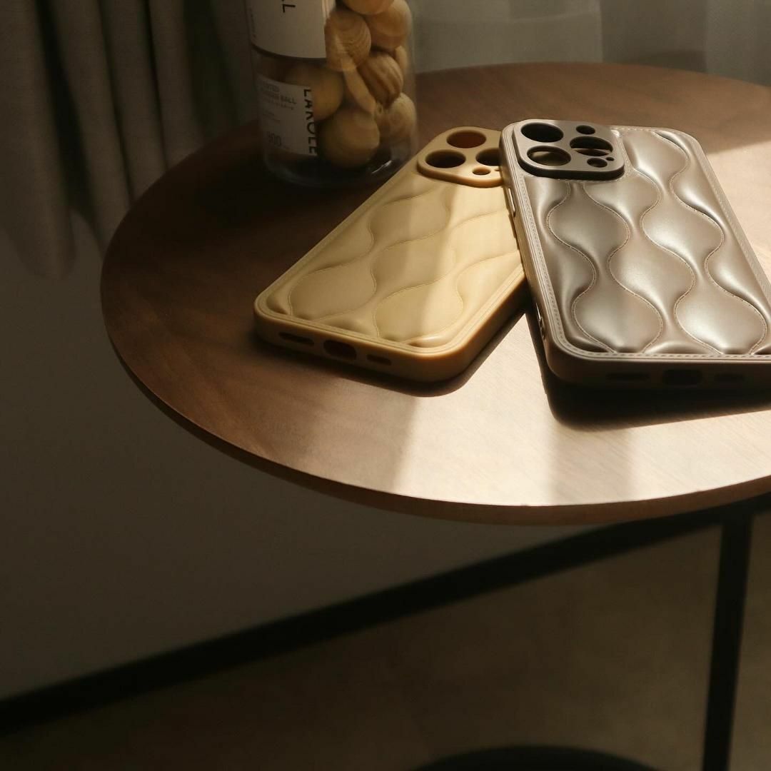 韓国デザイン♡淡色　plump brown iphoneケース　なみなみ カバー スマホ/家電/カメラのスマホアクセサリー(iPhoneケース)の商品写真