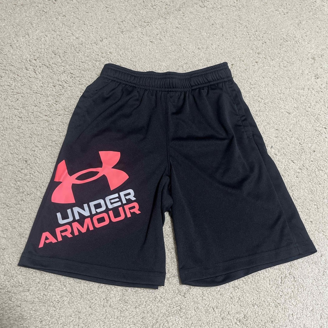 UNDER ARMOUR(アンダーアーマー)のアンダーアーマー Tシャツ ハーフパンツ キッズ/ベビー/マタニティのキッズ服男の子用(90cm~)(Tシャツ/カットソー)の商品写真