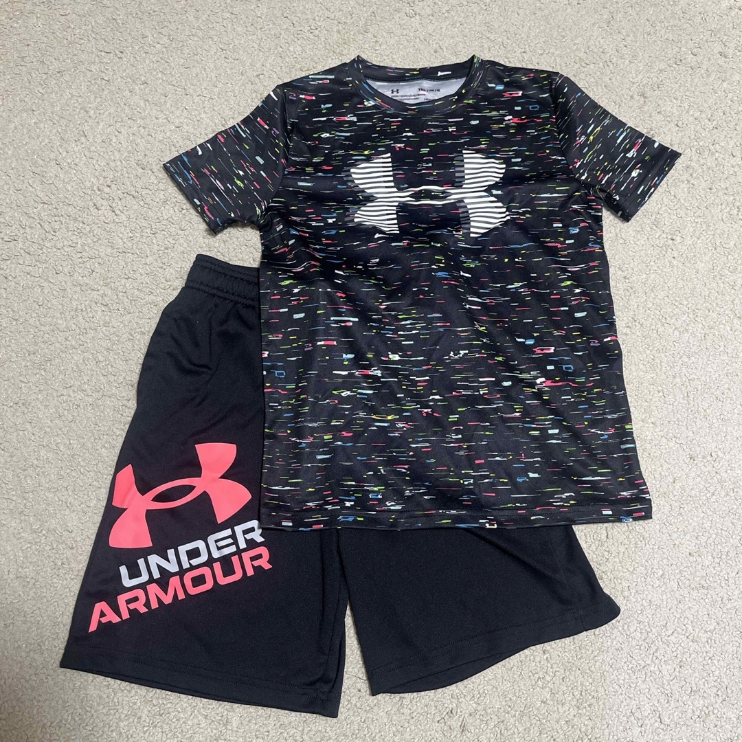 UNDER ARMOUR(アンダーアーマー)のアンダーアーマー Tシャツ ハーフパンツ キッズ/ベビー/マタニティのキッズ服男の子用(90cm~)(Tシャツ/カットソー)の商品写真