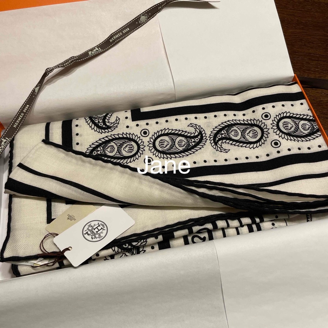 Hermes(エルメス)の希少　新品未使用　エルメス　カシミアシルクスカーフ140 レディースのファッション小物(バンダナ/スカーフ)の商品写真