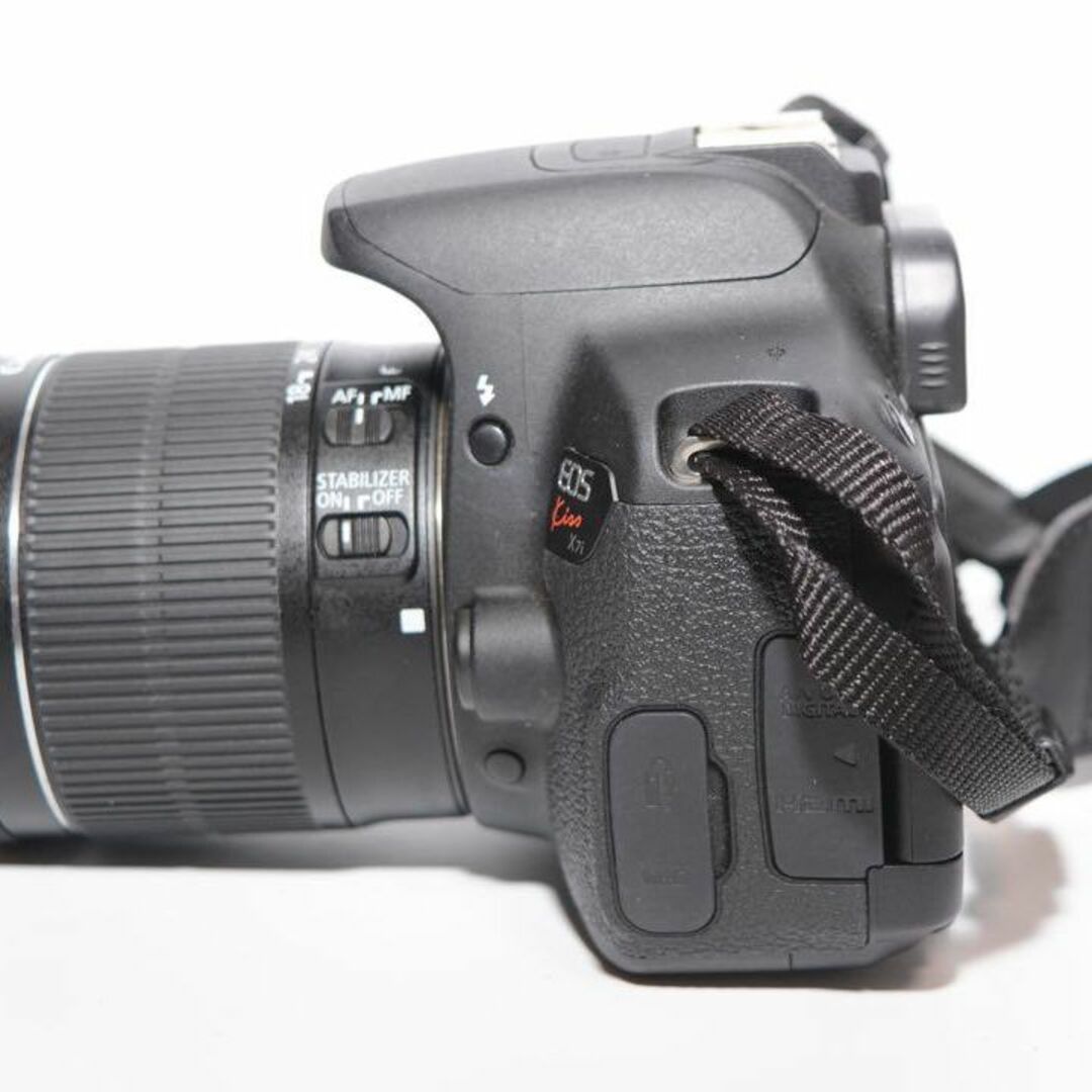 Canon(キヤノン)の【美品】Canon EOS kiss X7i レンズキット 一眼レフ スマホ/家電/カメラのカメラ(デジタル一眼)の商品写真