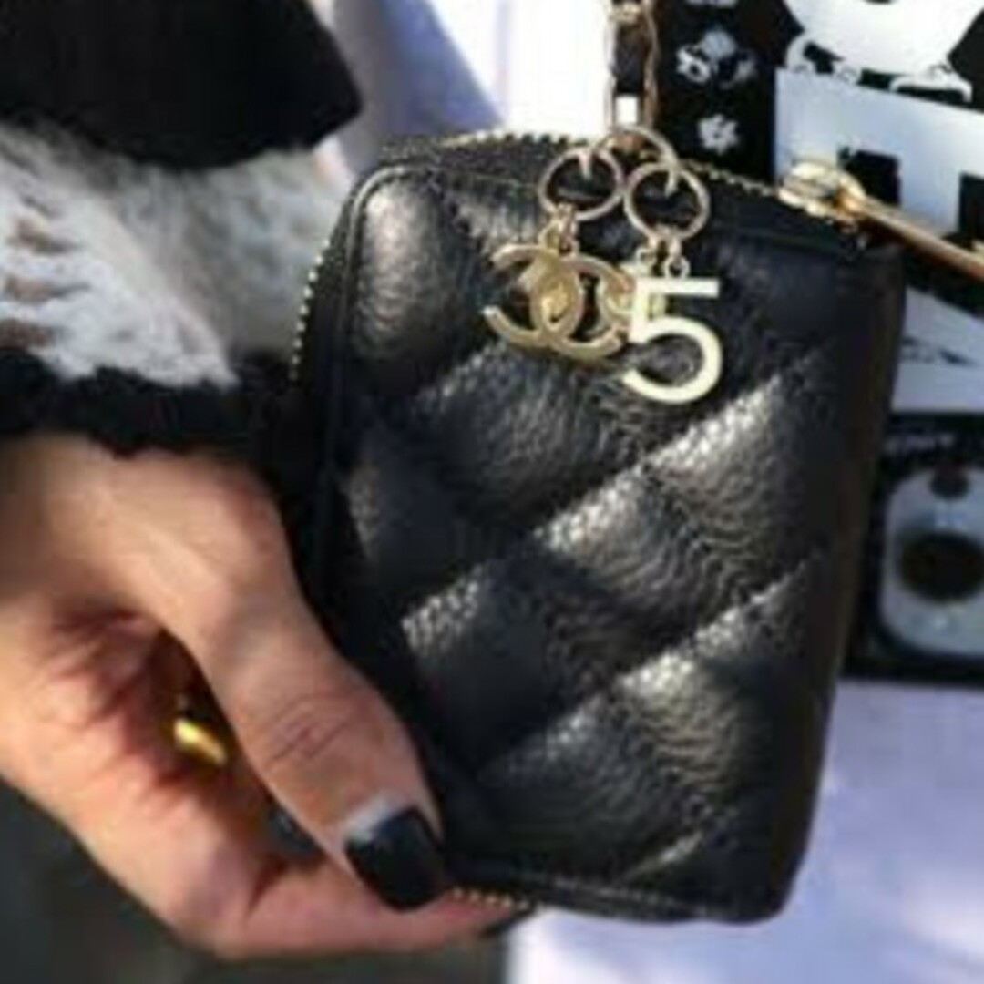 CHANEL - CHANELシャネル ホリデーチャーム2023新品の通販 by CHANEL - CHANELシャネル ホリデーチャーム2023新品の通販 by