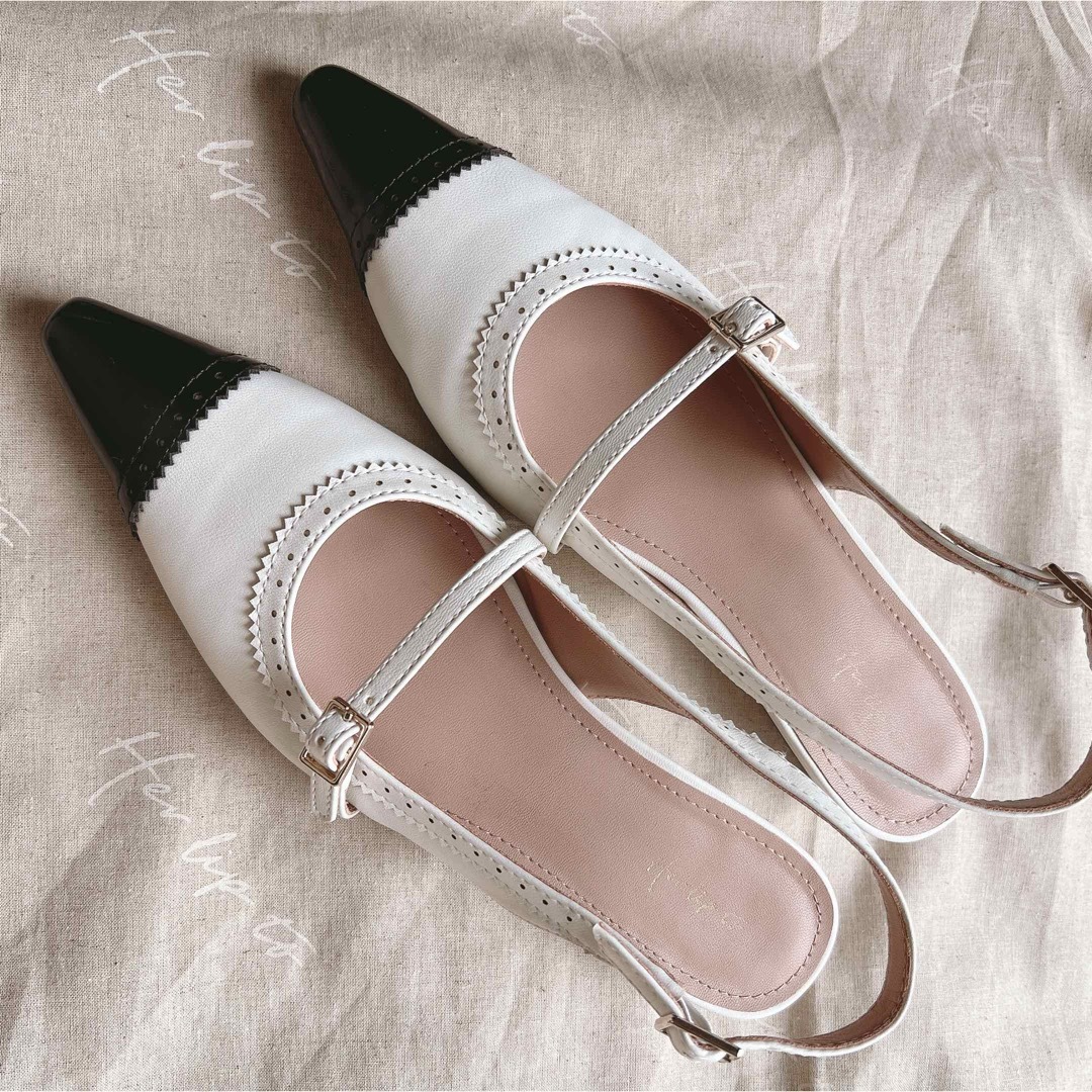 Her lip to(ハーリップトゥ)の【Her lip to】Medallion Slingback Pumps レディースの靴/シューズ(ハイヒール/パンプス)の商品写真