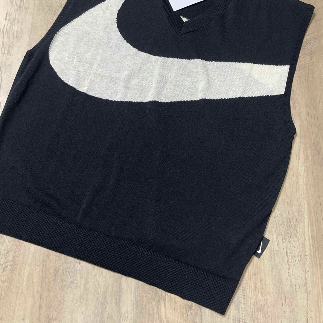 NIKE(ナイキ)の新品★定価9570円★NIKE★ニットベスト★スウッシュ★メンズ★Sサイズ メンズのトップス(ベスト)の商品写真