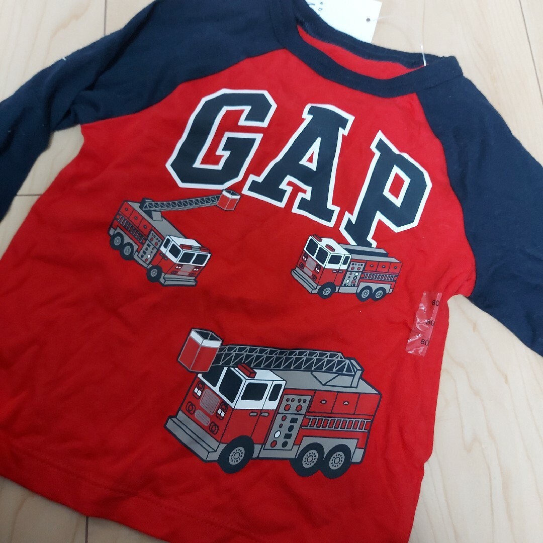 babyGAP(ベビーギャップ)の長袖カットソー キッズ/ベビー/マタニティのベビー服(~85cm)(シャツ/カットソー)の商品写真