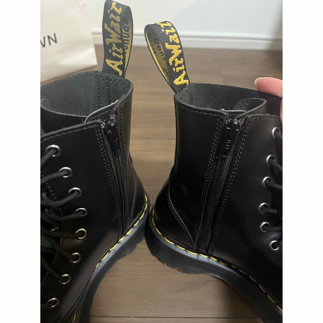 Dr.Martens(ドクターマーチン)の【Dr.Martens】JADON 厚底 ブーツ  ブラック レディースの靴/シューズ(ブーツ)の商品写真