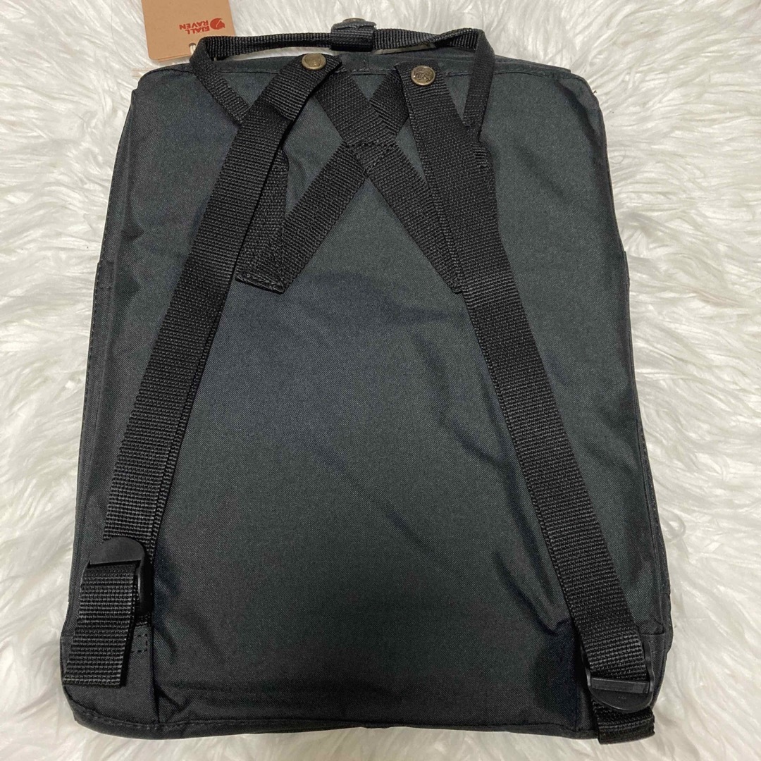 FJALLRAVEN KANKEN(フェールラーベンカンケン)の新品 フェールラーベンカンケン ブラック　16L リュック レディースのバッグ(リュック/バックパック)の商品写真