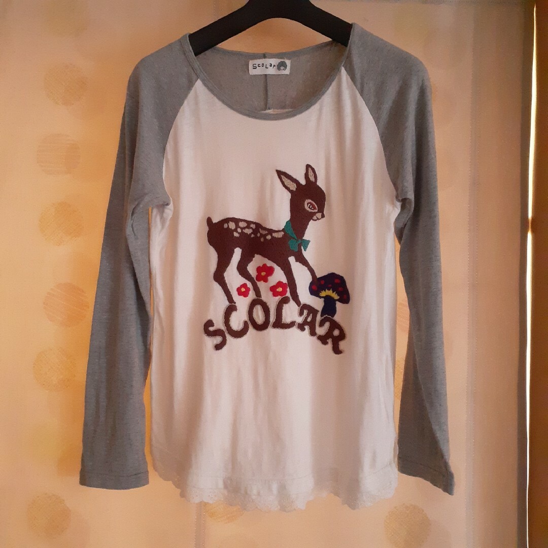 ScoLar(スカラー)のSCOLar トップス カットソー Tシャツ 鹿 バンビ 刺繍 白 スカラー レディースのトップス(Tシャツ(長袖/七分))の商品写真