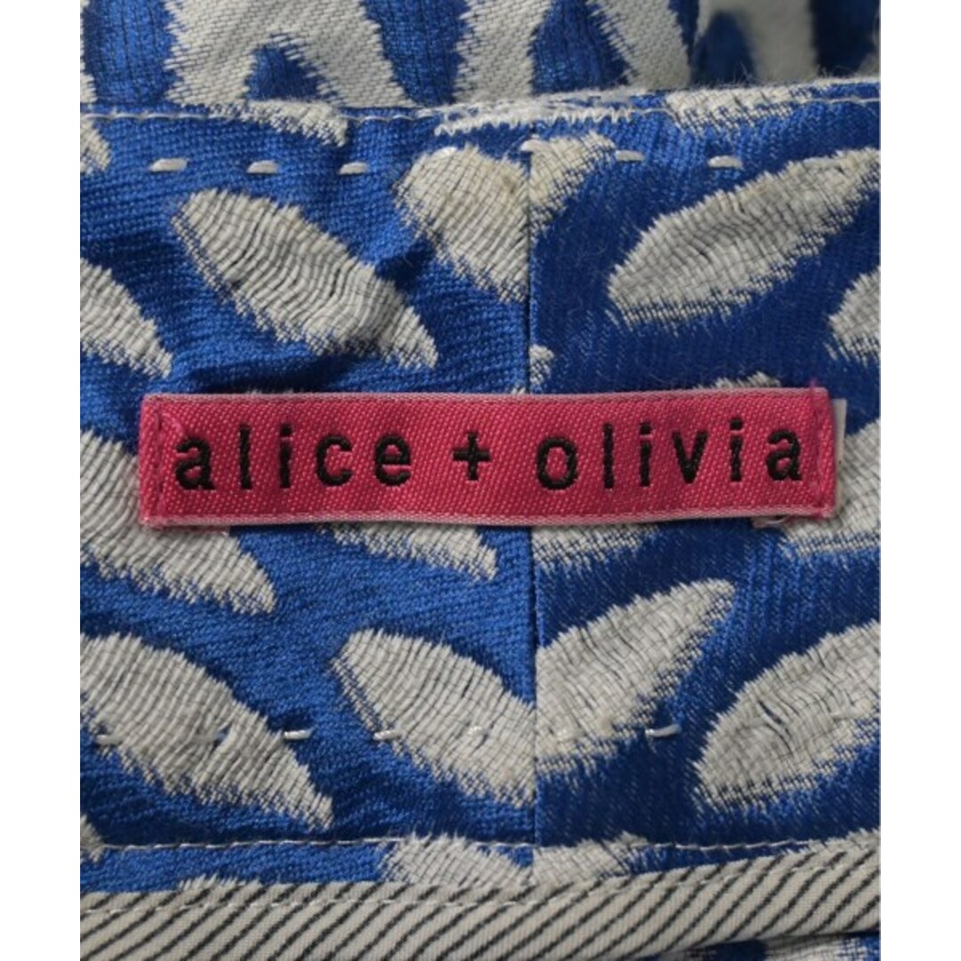 Alice+Olivia(アリスアンドオリビア)のalice+olivia ショートパンツ -(L位) 白x青(総柄) 【古着】【中古】 レディースのパンツ(ショートパンツ)の商品写真