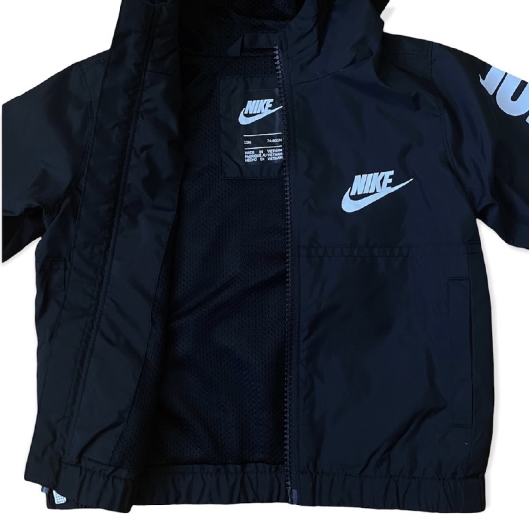 NIKE(ナイキ)の【Nike】 JUST DO IT. ベビー ウインドブレーカー　12M キッズ/ベビー/マタニティのベビー服(~85cm)(ジャケット/コート)の商品写真