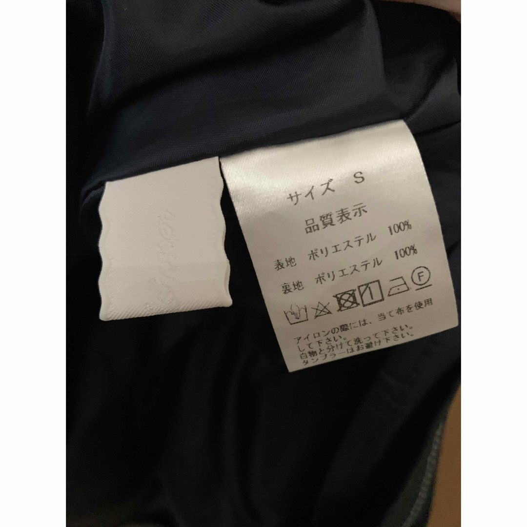 ZARA(ザラ)のロージーモンスター　ステッチジャンパースカート　ネイビー　フリル　美品 レディースのワンピース(ロングワンピース/マキシワンピース)の商品写真