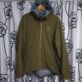 アークテリクス(ARC'TERYX)のアークテリクス　マウンテンパーカー　Lサイズ　アトムlt(マウンテンパーカー)