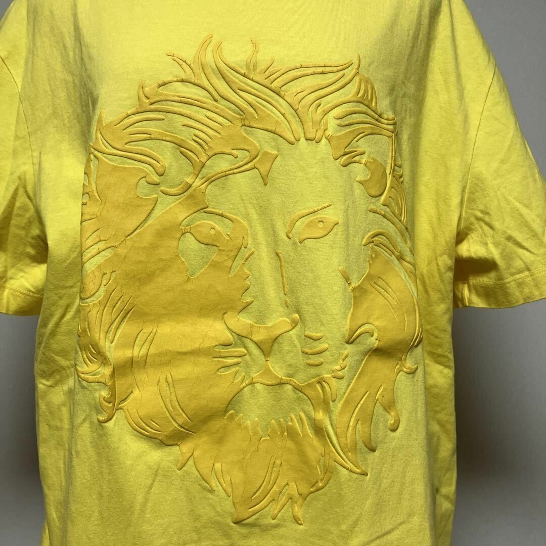 VERSACE(ヴェルサーチ)のVERSUS VERSACE Tシャツ　ライオン　イエロー　メンズ メンズのトップス(Tシャツ/カットソー(半袖/袖なし))の商品写真