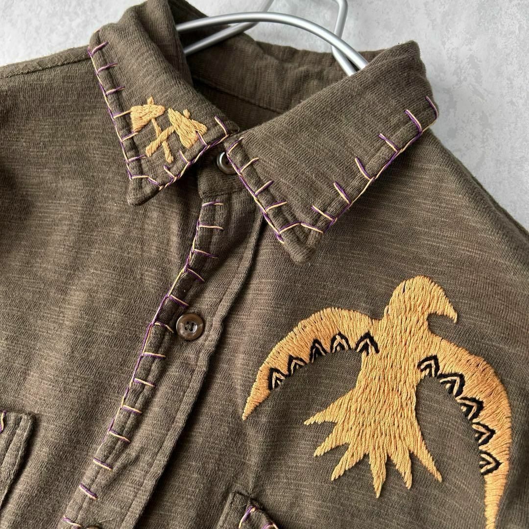 東洋エンタープライズ(トウヨウエンタープライズ)の東洋エンタープライズ インディアン 刺繍シャツ カーキ S 古着 ビンテージ メンズのトップス(シャツ)の商品写真