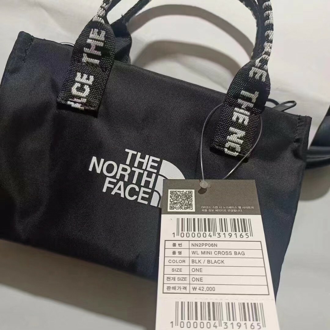 THE NORTH FACE(ザノースフェイス)の【新作】日本未発売ノースフェイス 2way ショルダーバッグ ミニバッグ　ブラッ レディースのバッグ(ショルダーバッグ)の商品写真