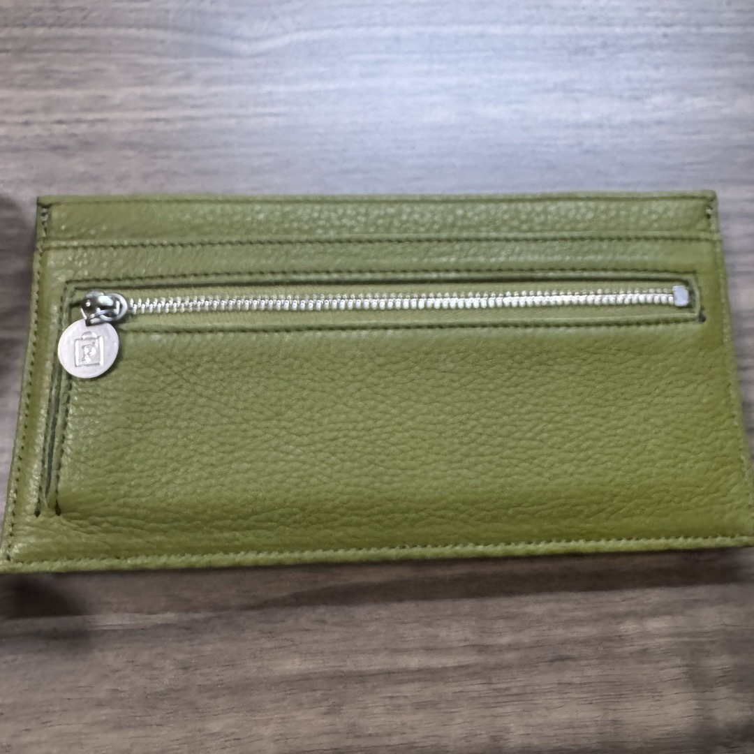 ペラム　peram 薄型ウォレット 長財布 緑 グリーン 未使用 レディースのファッション小物(財布)の商品写真