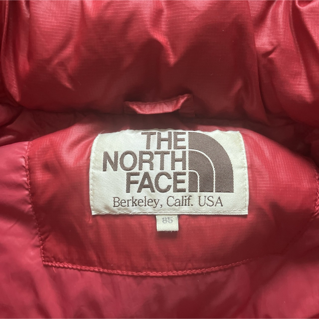 THE NORTH FACE(ザノースフェイス)のノースフェイス　ダウンジャケット　レッド　700フィル　レディースＭ レディースのジャケット/アウター(ダウンジャケット)の商品写真