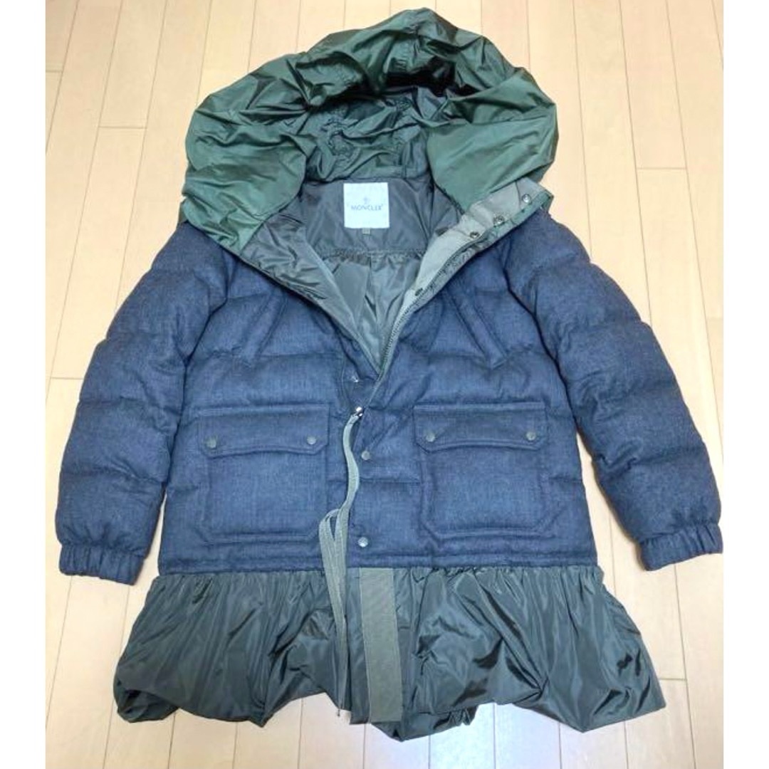 MONCLER(モンクレール)のモンクレール サカイ sarina サイズ1 MONCLER sacai レディースのジャケット/アウター(ダウンコート)の商品写真