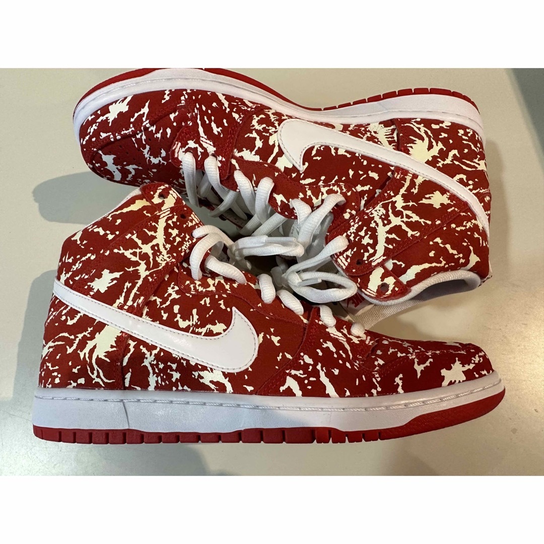 NIKE(ナイキ)のNIKE DUNK HIGH PREMIUM SB RAW MEAT US10 メンズの靴/シューズ(スニーカー)の商品写真