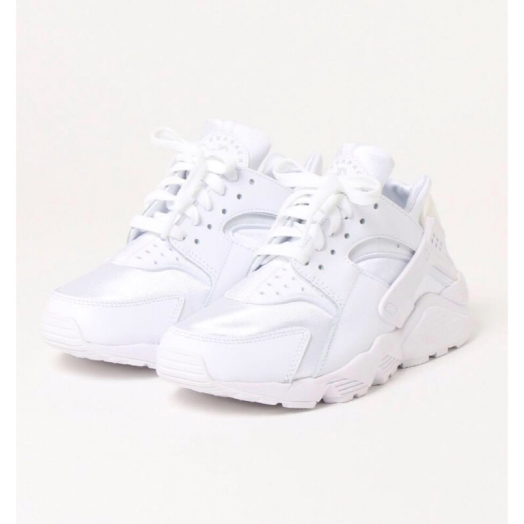 NIKE(ナイキ)のNIKE ナイキ W AIR HUARACHE エア ハラチ レディースの靴/シューズ(スニーカー)の商品写真