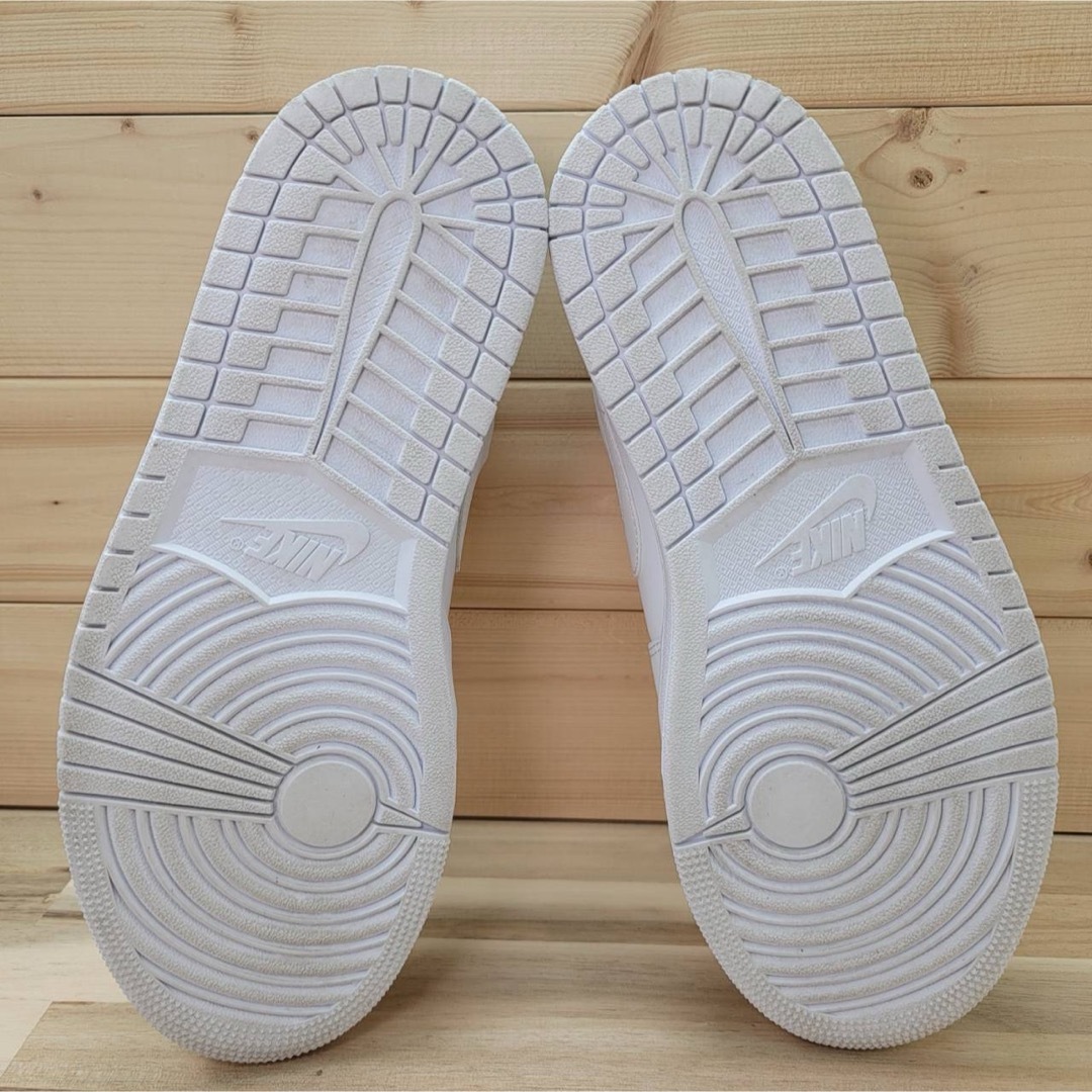 Jordan Brand（NIKE）(ジョーダン)のナイキ エアジョーダン1 ロー トリプルホワイト 25.5㎝ メンズの靴/シューズ(スニーカー)の商品写真