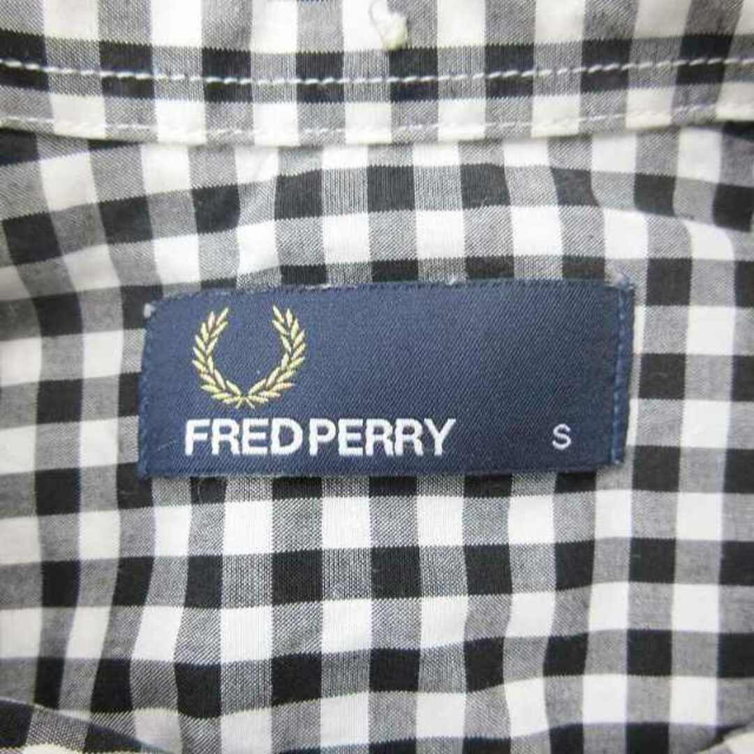 FRED PERRY(フレッドペリー)の美品 フレッドペリー FRED PERRY チェック ロゴ 刺繍 シャツ S メンズのトップス(シャツ)の商品写真