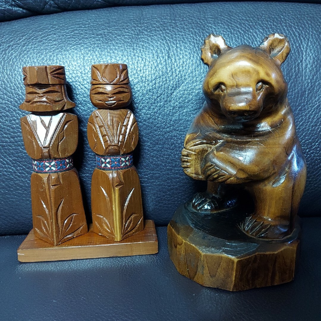 北海道　アイヌ　ニポポ人形　木彫りの熊　セット エンタメ/ホビーの美術品/アンティーク(彫刻/オブジェ)の商品写真